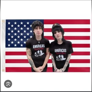 2/$10 NWT Jonnie Gilbert And Jake American Print Flag